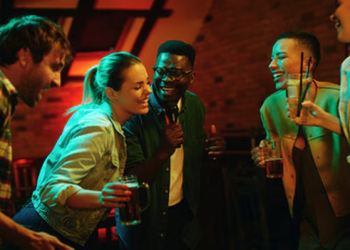 강남 프리미엄 가라오케: 고급스러운 밤의 유흥 문화